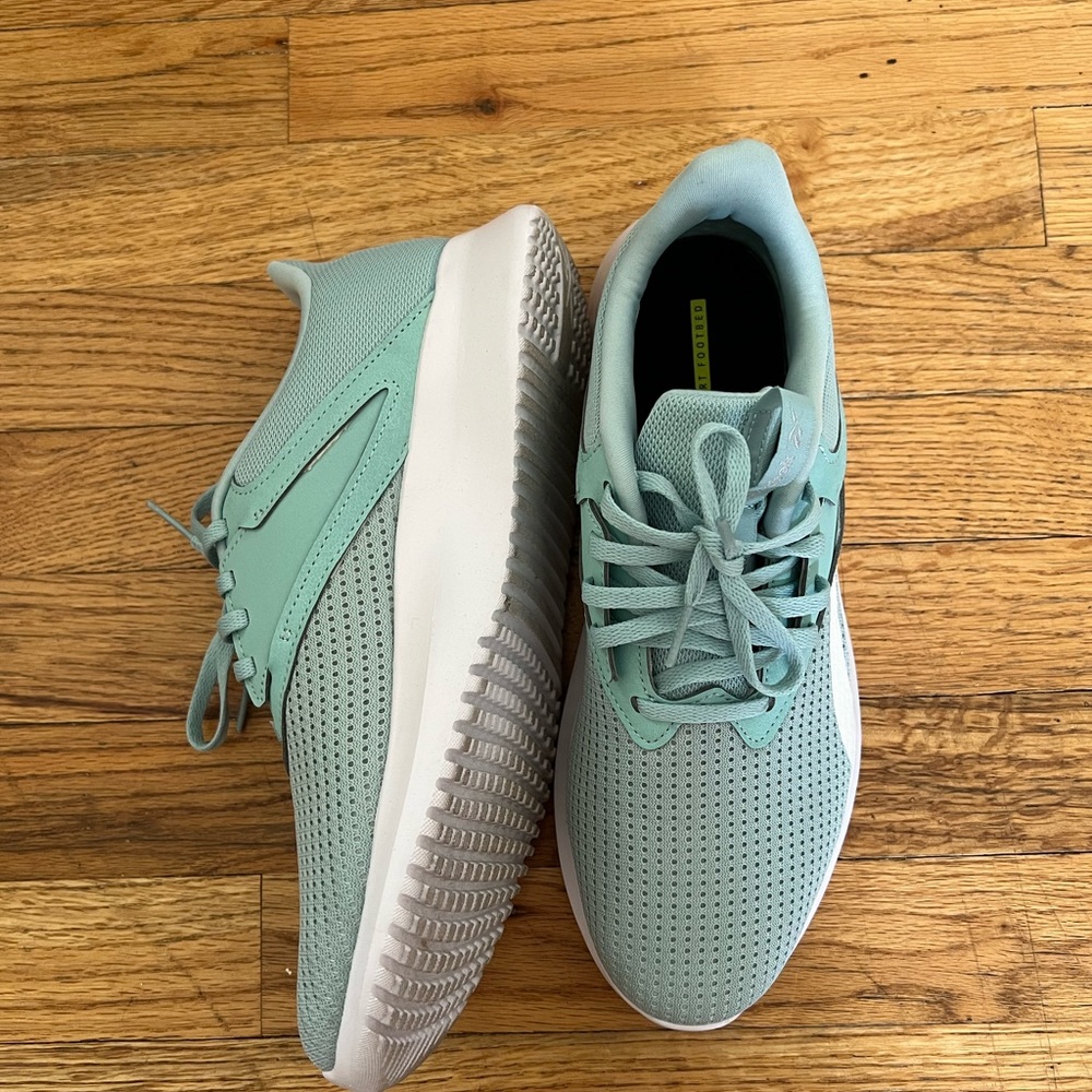 Reebok Ortholite walking/running shoe